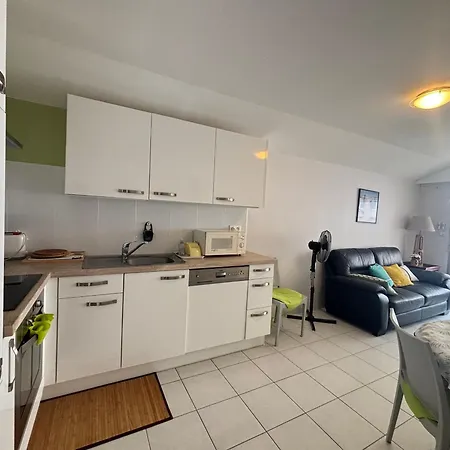 Apartmán Avec Garage A 2 Min De La Plage, Balcon, Wifi, Proche Commerces - Fr-1-197-188 Les Sables-dʼOlonne